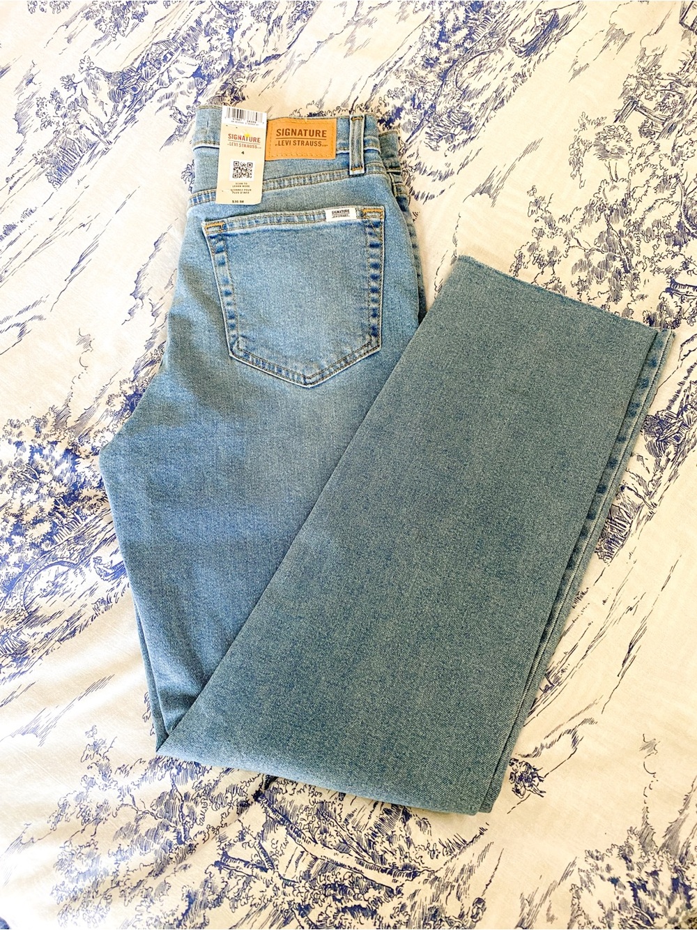 LEVIS | 100% Cotton Straight Leg Jeans | Classic Light Wash High-Rise Denim - Picture 2 of 7